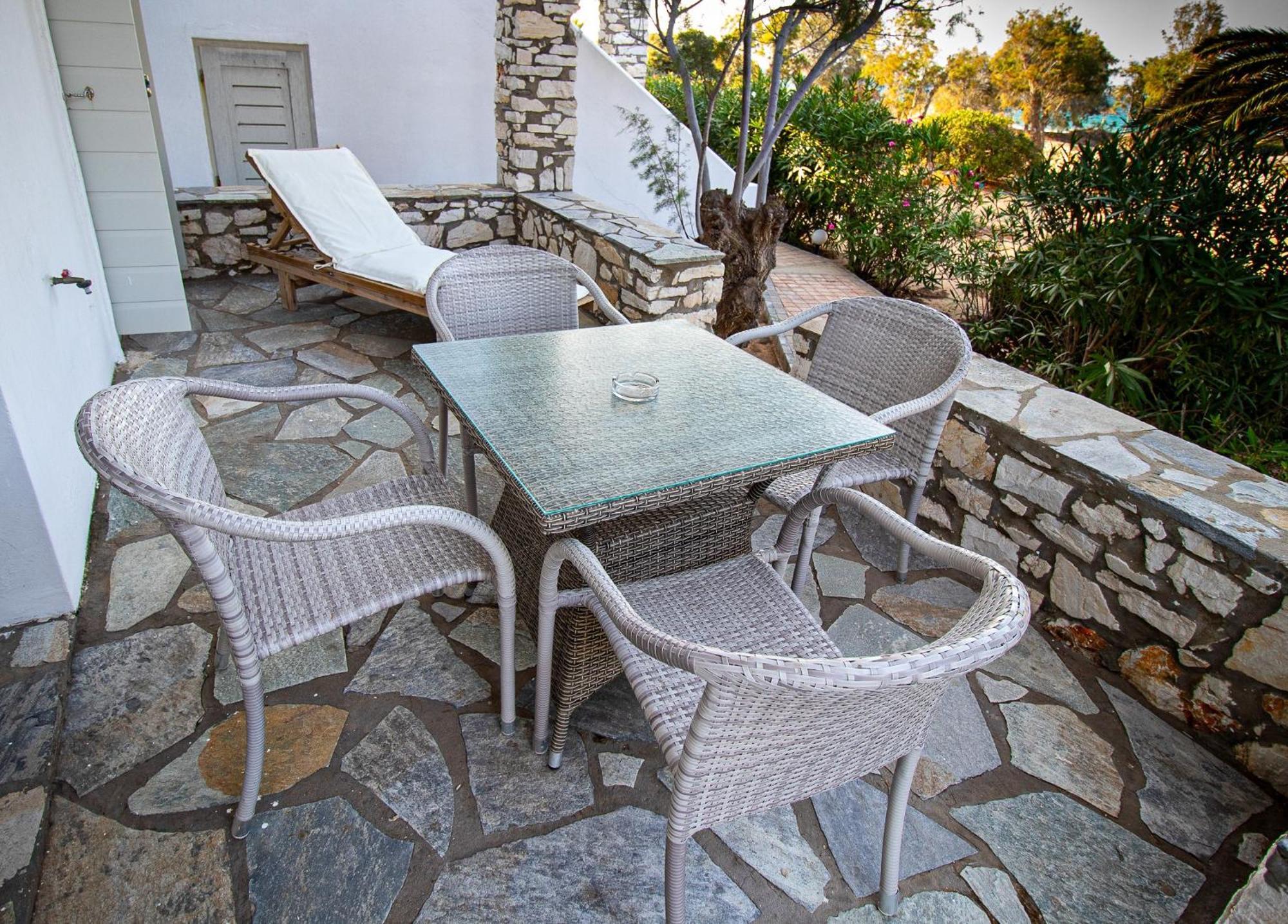 Mika Bungalows Naoussa Exterior foto