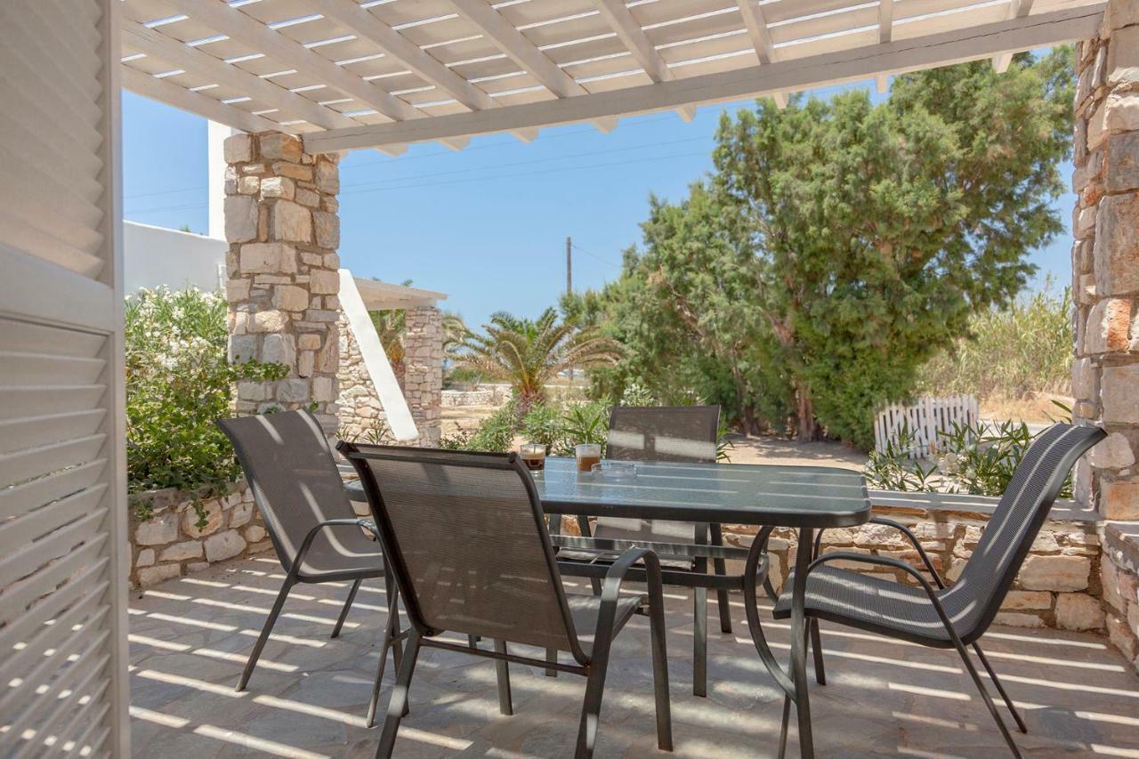 Mika Bungalows Naoussa Exterior foto